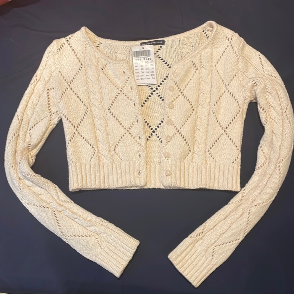 Brandy Melville (OS) half sweater